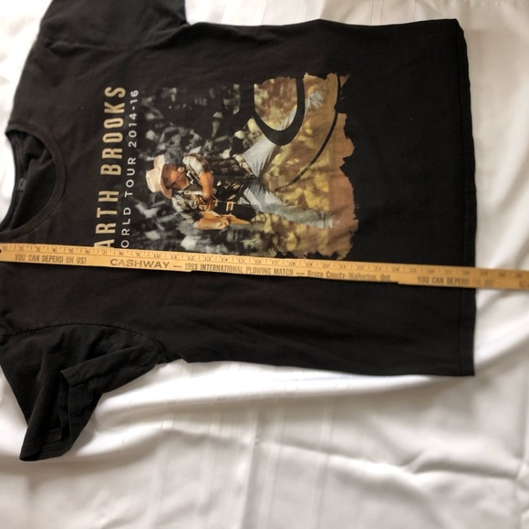 Black Graphic Garth Brooks World Tour Tee - Picture 8 of 13